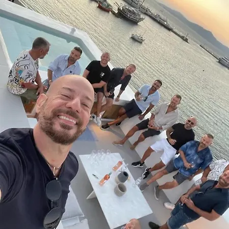 One Manto Square Apartment