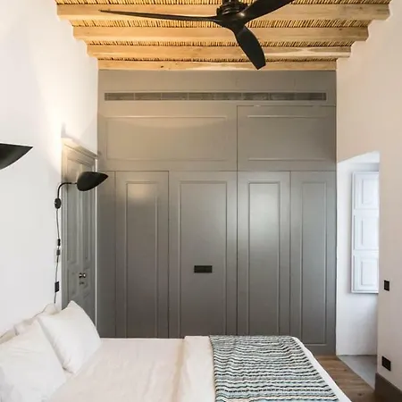 Apartment One Manto Square *