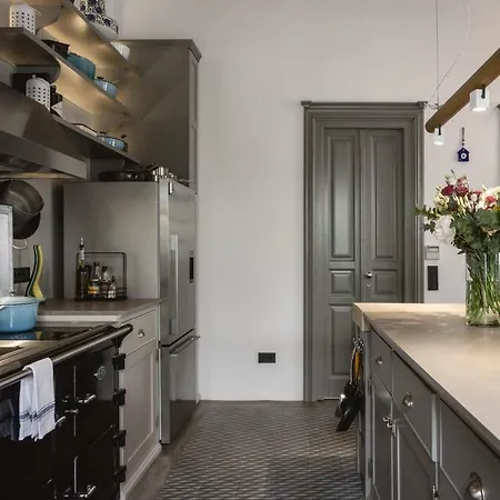 Apartment One Manto Square *