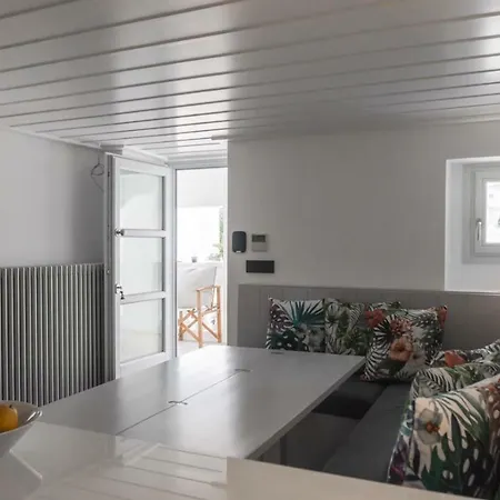 One Manto Square * Mykonos Town