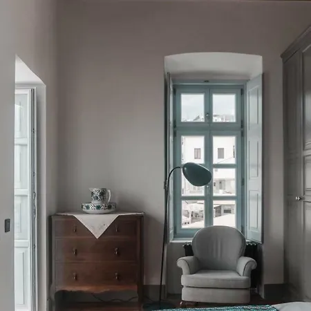 Apartment One Manto Square *