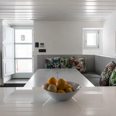 Apartment One Manto Square