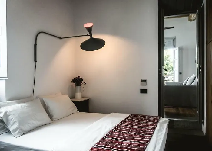 One Manto Square Apartment