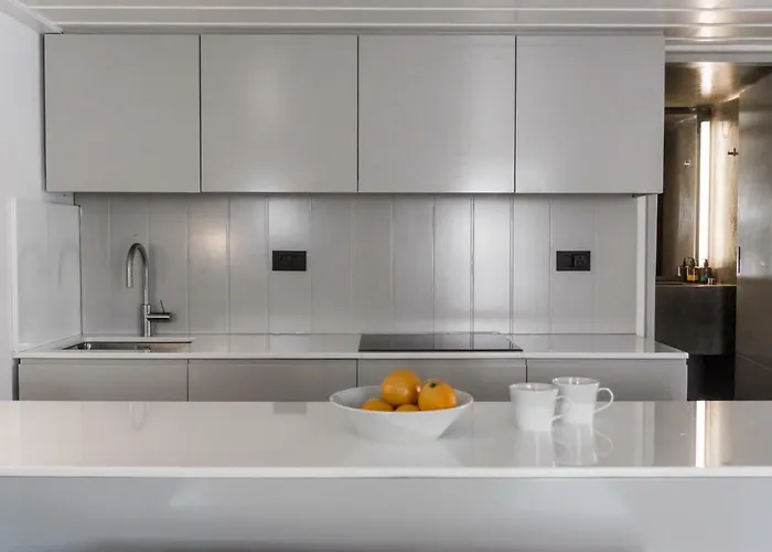 One Manto Square Apartment *