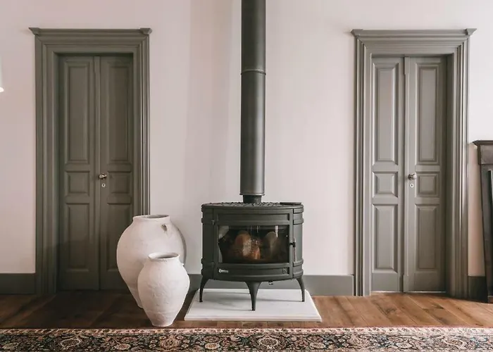 One Manto Square Apartment