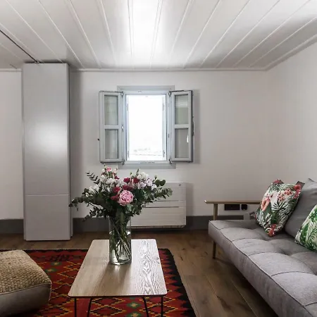 Appartement One Manto Square *