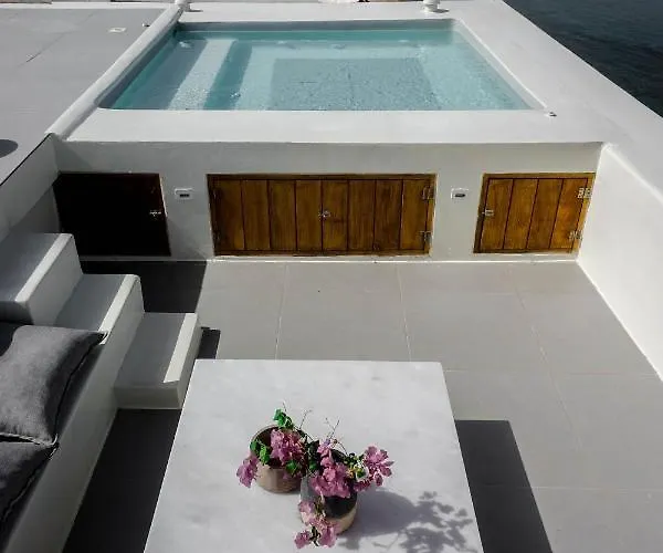 One Manto Square Mykonos Town